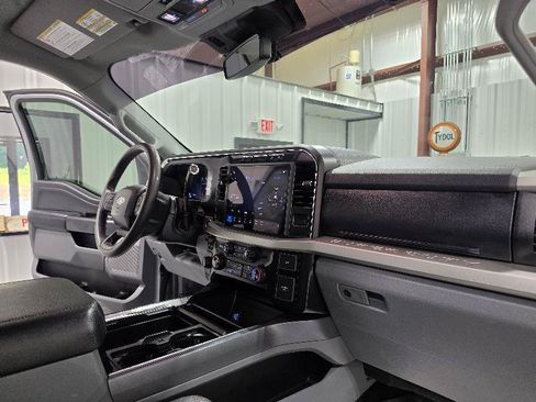 Used 2023 Ford F250 XLT w/ XLT Premium Package AWD/4WD image 15