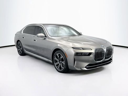 Certified 2024 BMW i7 xDrive60 image 3