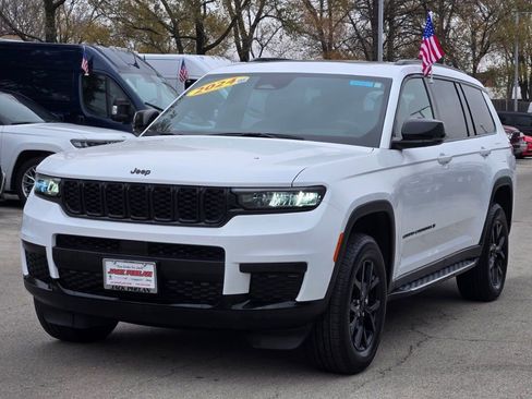 Certified 2024 Jeep Grand Cherokee L Altitude image 3