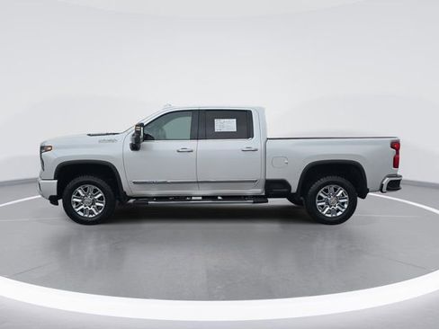 Used 2024 Chevrolet Silverado 2500 High Country w/ High Country Premium Package image 6