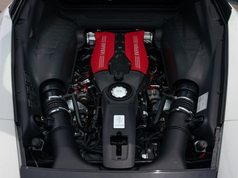Used 2017 Ferrari 488 GTB RWD image 24