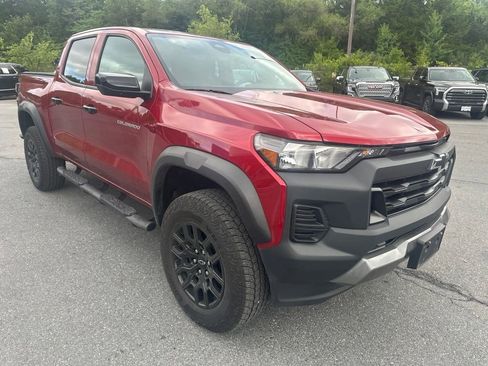 Used 2023 Chevrolet Colorado Trail Boss AWD/4WD image 3