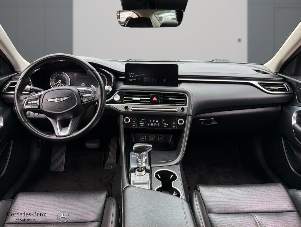 Used 2025 Genesis G70 2.5T RWD image 7