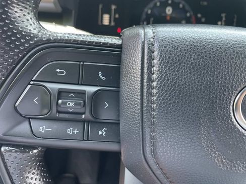 Used 2025 Toyota Tacoma SR5 AWD/4WD image 30