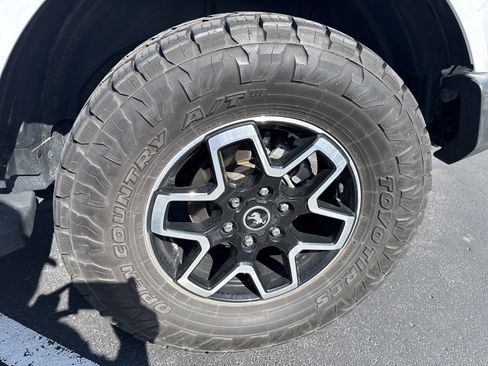 Used 2023 Ford Bronco Outer Banks image 4