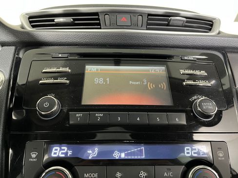 Used 2015 Nissan Rogue SV image 22