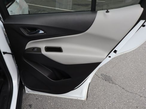 Used 2023 Chevrolet Equinox LS w/ LS Convenience Package FWD image 33