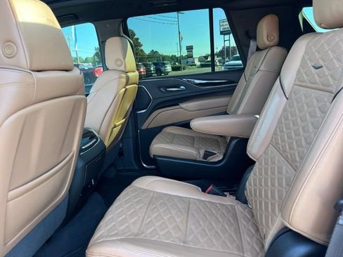 Used 2021 Cadillac Escalade Sport AWD/4WD image 13