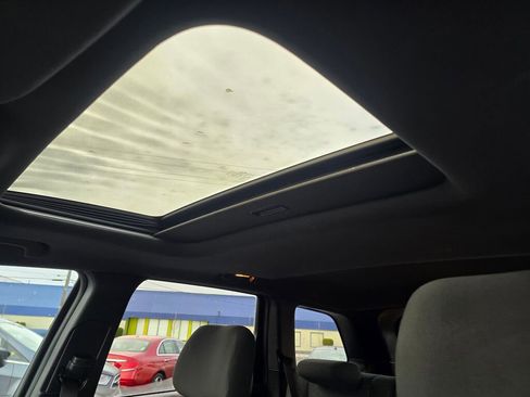 Used 2015 Jeep Grand Cherokee Laredo w/ Security & Convenience Group image 32