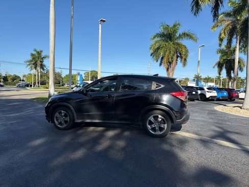 Used 2018 Honda HR-V LX image 11