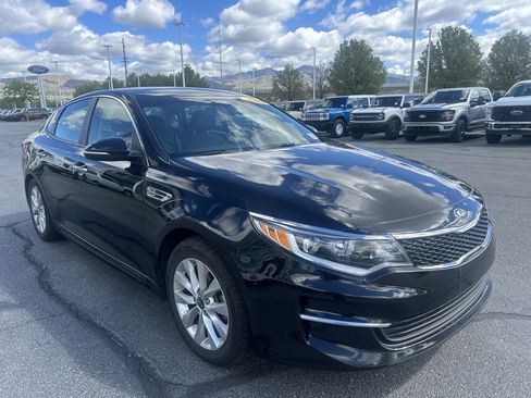 Used 2018 Kia Optima LX w/ 17" Alloy Wheels Package image 8