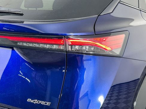 Certified 2025 Nissan Ariya AWD image 9