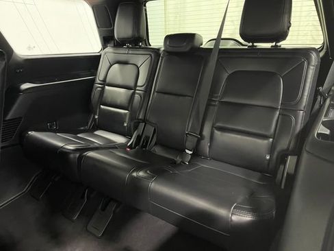 Used 2020 Lincoln Navigator Reserve w/ Luxury Package image 32