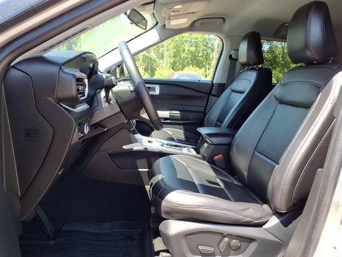 Certified 2023 Ford Explorer XLT w/ Equipment Group 202A AWD/4WD image 12
