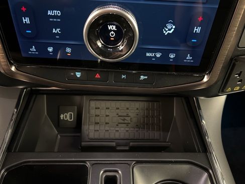 New 2025 Ford F150 Lightning Lariat image 14