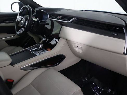Used 2022 Jaguar F-PACE SVR image 33