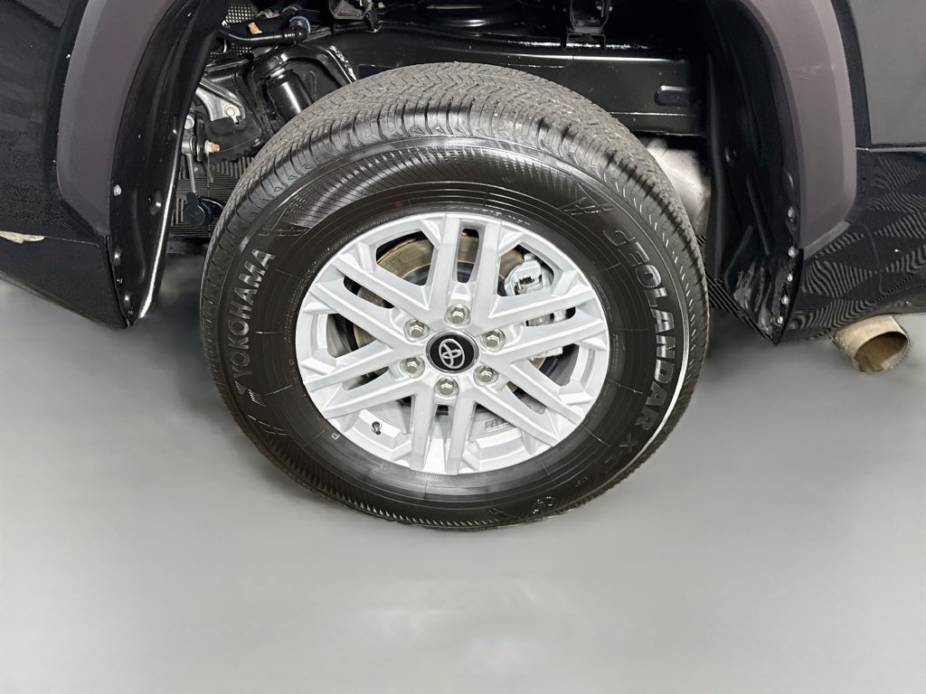 Certified 2026 Toyota Tundra SR5 w/ SR5 Convenience Package AWD/4WD image 35