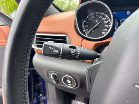 Used 2020 Maserati Levante image 30