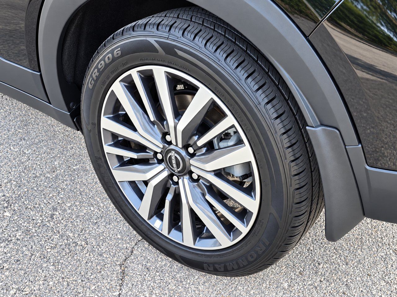 Used 2023 Nissan Kicks SV FWD image 11