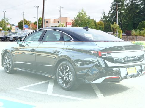 Used 2025 Hyundai Sonata SEL FWD image 7
