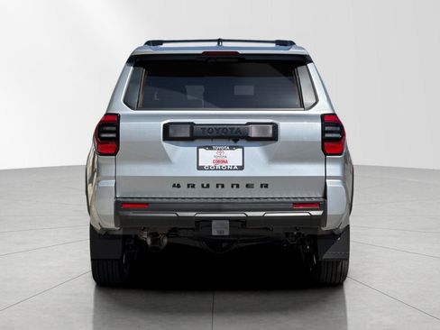 New 2026 Toyota 4Runner SR5 AWD/4WD image 4