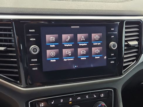 Used 2021 Volkswagen Atlas Cross Sport SEL Premium AWD/4WD image 19