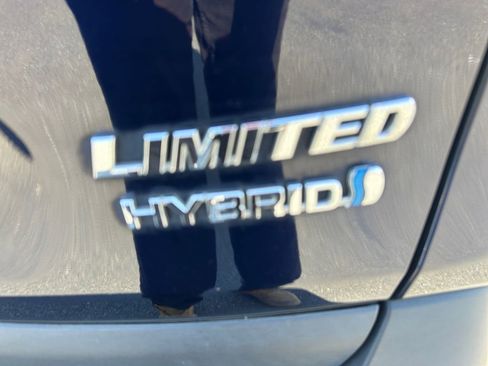 Used 2020 Toyota RAV4 Limited AWD/4WD image 33