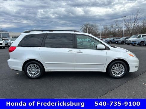 Used 2007 Toyota Sienna XLE image 7