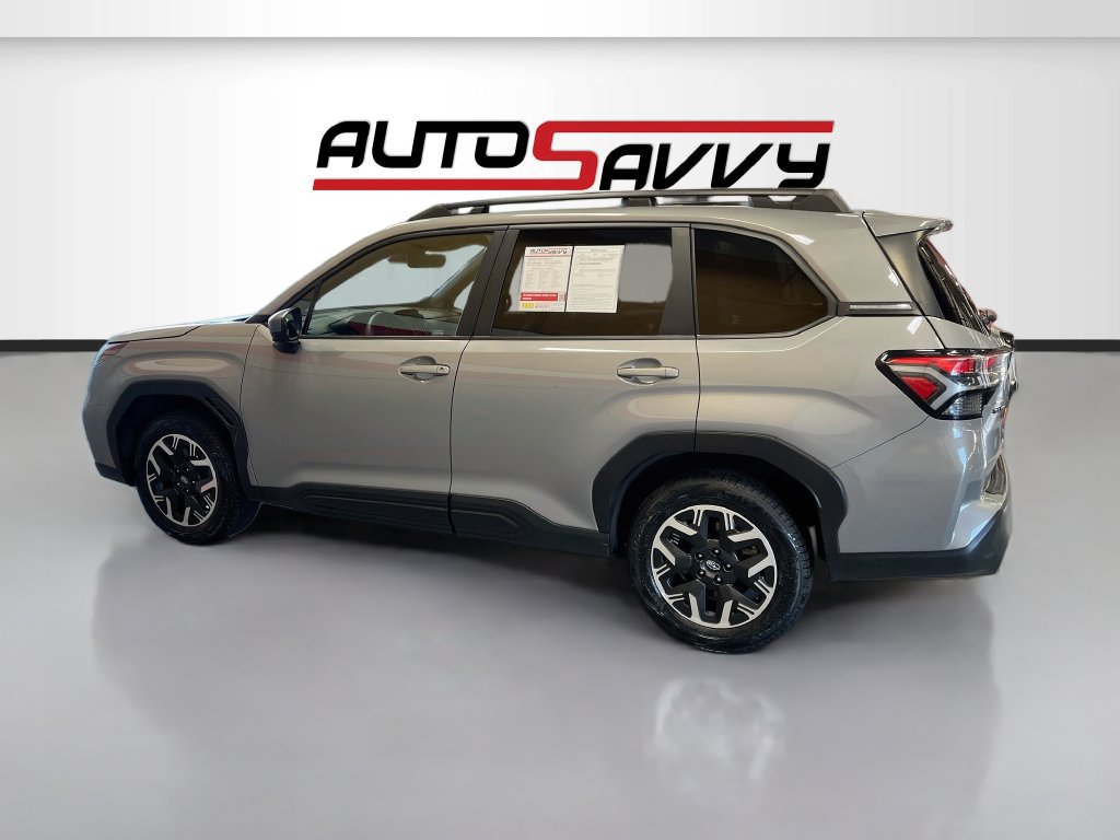 Used 2025 Subaru Forester Premium AWD/4WD image 4