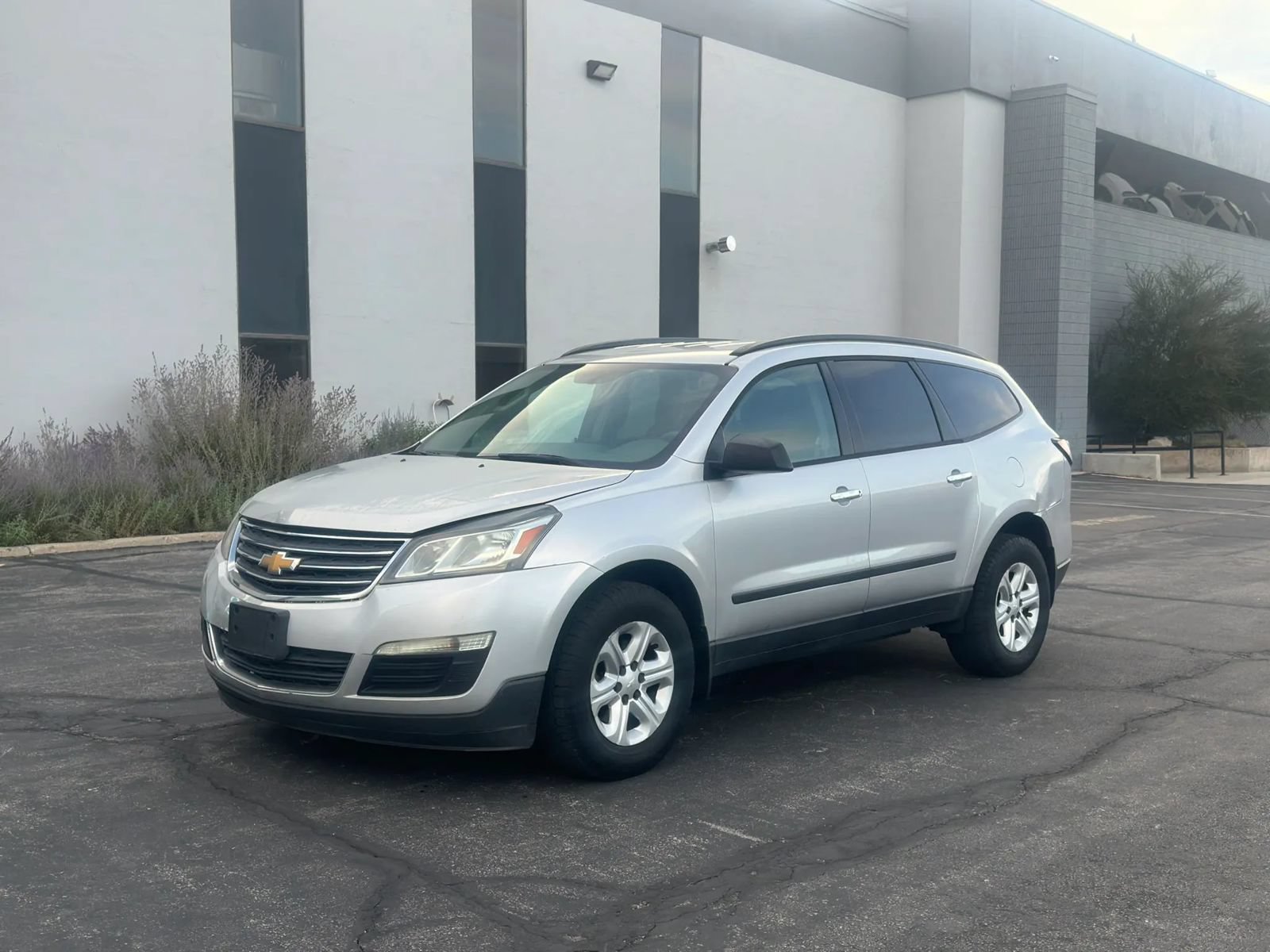 Used 2015 Chevrolet Traverse LS FWD image 1