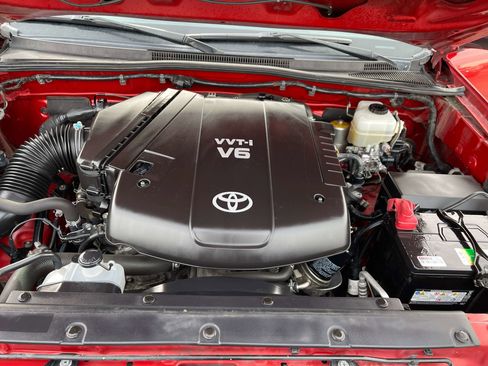 Used 2014 Toyota Tacoma 4x4 Double Cab image 9