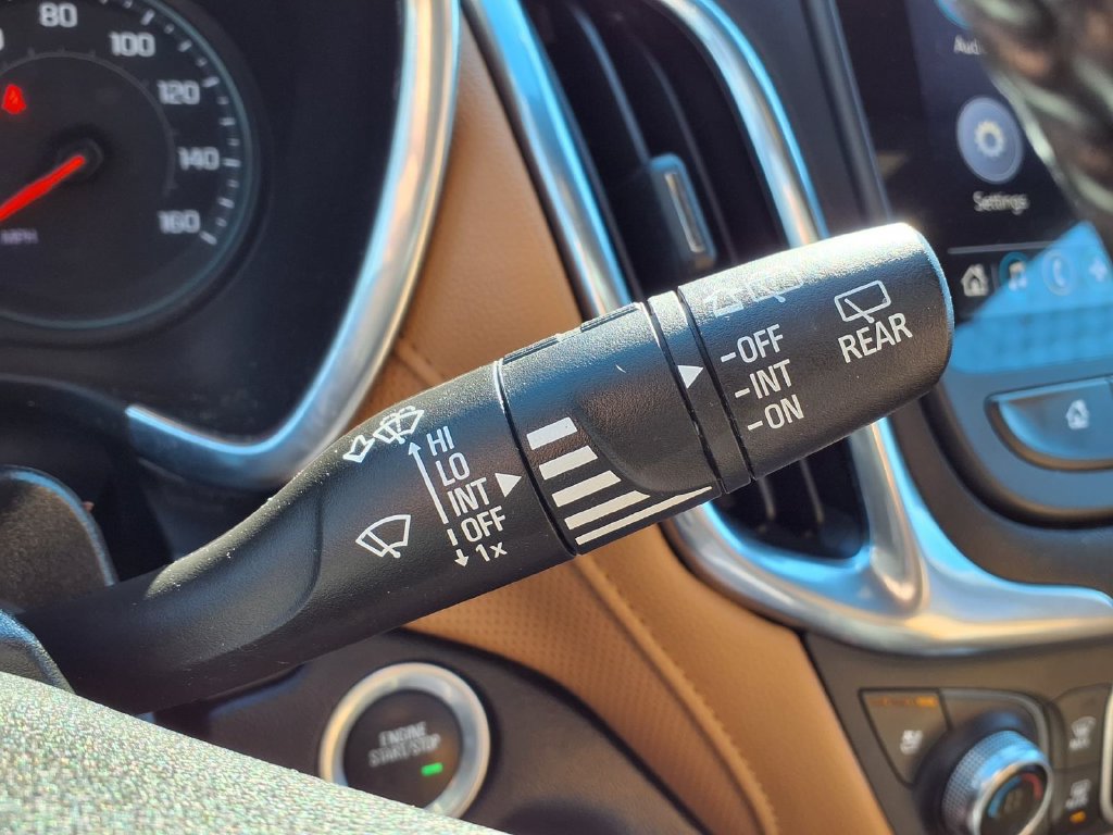 Used 2020 Chevrolet Equinox Premier FWD image 27