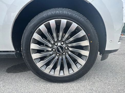 Used 2019 Lincoln Navigator Reserve AWD/4WD image 49
