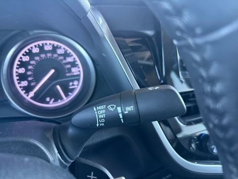 Used 2023 Toyota Camry SE image 18