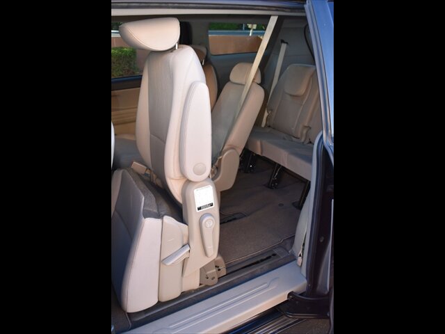 Used 2020 Kia Sedona LX FWD image 24