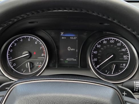 Used 2023 Toyota Camry SE FWD image 14