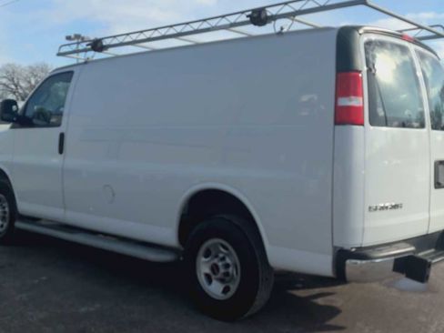 Certified 2022 GMC Savana 2500 w/ Driver Convenience Package image 4