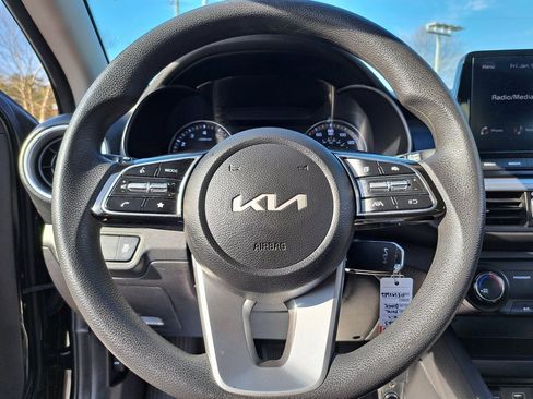 Used 2023 Kia Forte LXS image 11