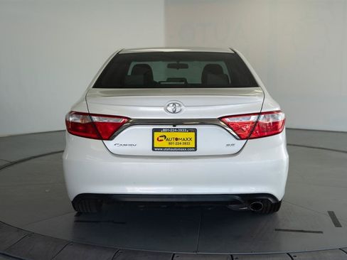 Used 2017 Toyota Camry SE w/ Protection Package (Q2) FWD image 6