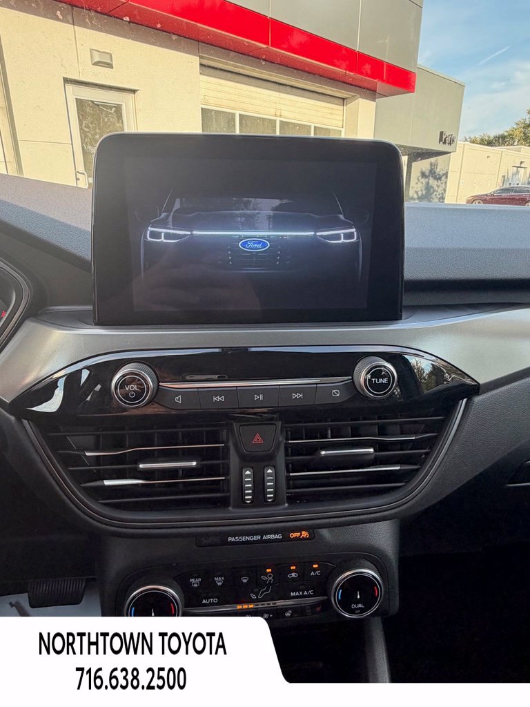 Used 2023 Ford Escape Active w/ Cold Weather Package FWD image 18
