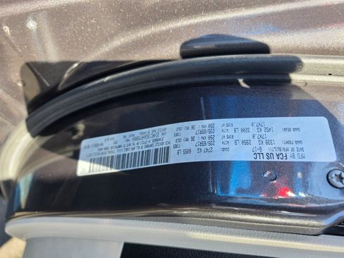 Used 2017 Chrysler Pacifica Touring-L FWD image 13