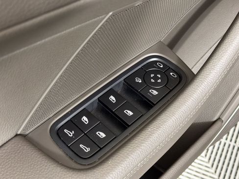 Certified 2022 Porsche Panamera 4 Platinum Edition AWD/4WD image 23