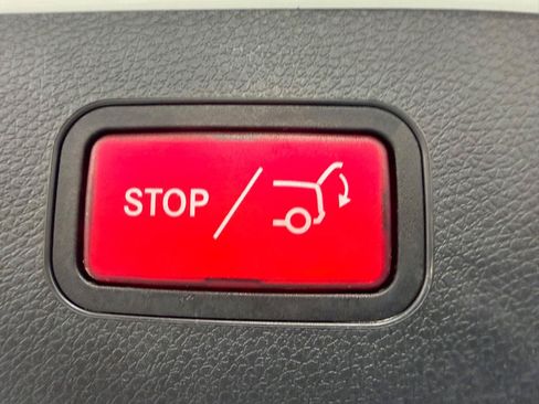 Used 2018 Mercedes-Benz GLA 250 4MATIC image 23