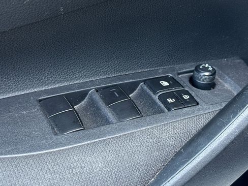 Used 2023 Toyota Corolla LE FWD image 13