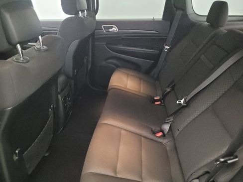 Used 2020 Jeep Grand Cherokee Laredo image 18