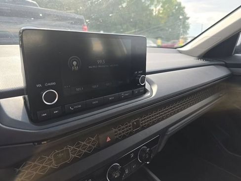 Used 2025 Honda Accord LX image 9