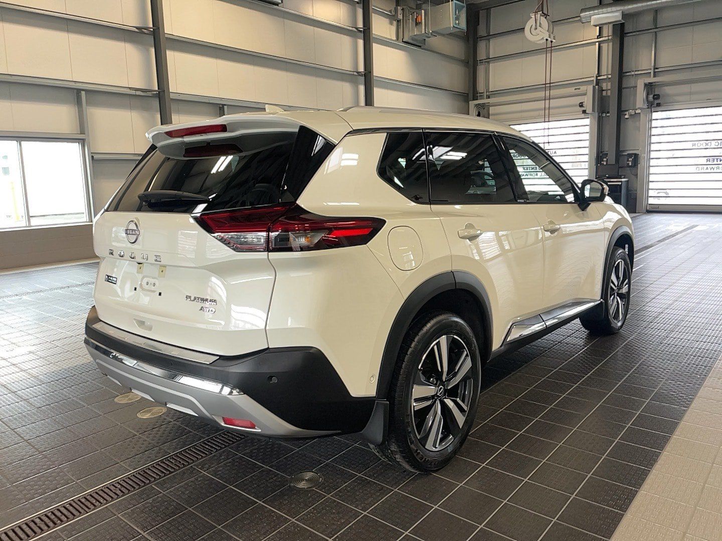 Used 2023 Nissan Rogue Platinum w/ Platinum Premium Package AWD/4WD image 21