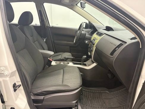Used 2009 Ford Focus SE image 22