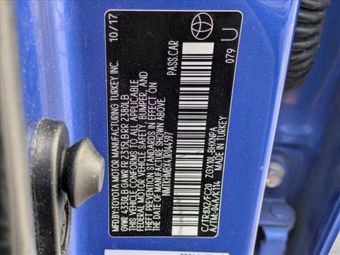 Used 2018 Toyota C-HR XLE image 23