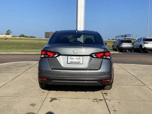 Used 2025 Nissan Versa SV w/ Trunk Package FWD image 10